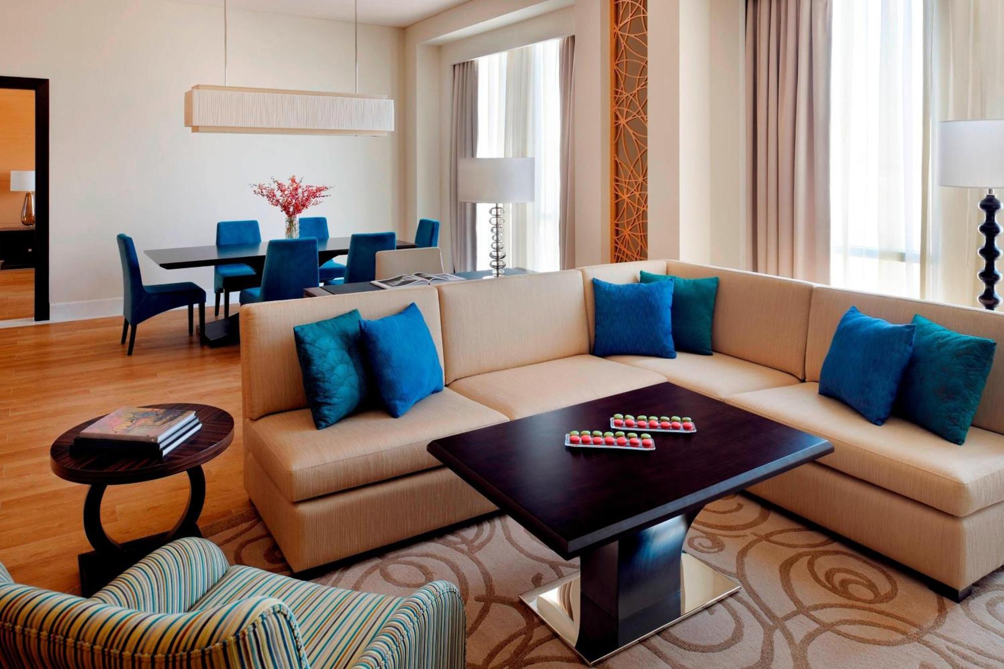 Marriott Hotel Al Jaddaf, דובאי מראה חיצוני תמונה A living room at the hotel