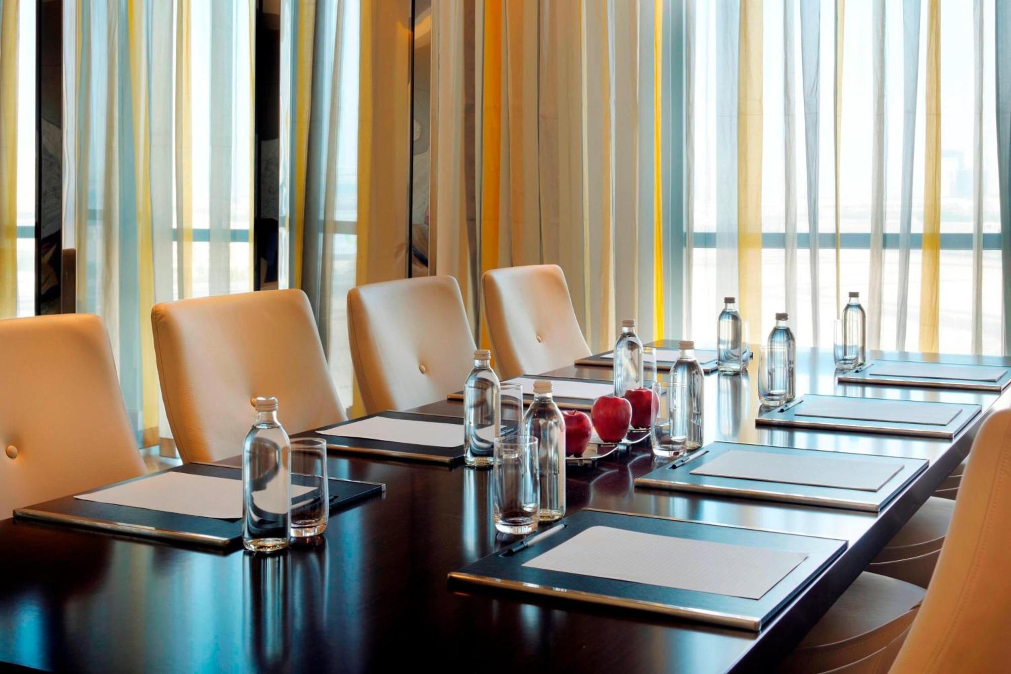 Marriott Hotel Al Jaddaf, דובאי מראה חיצוני תמונה Meeting room