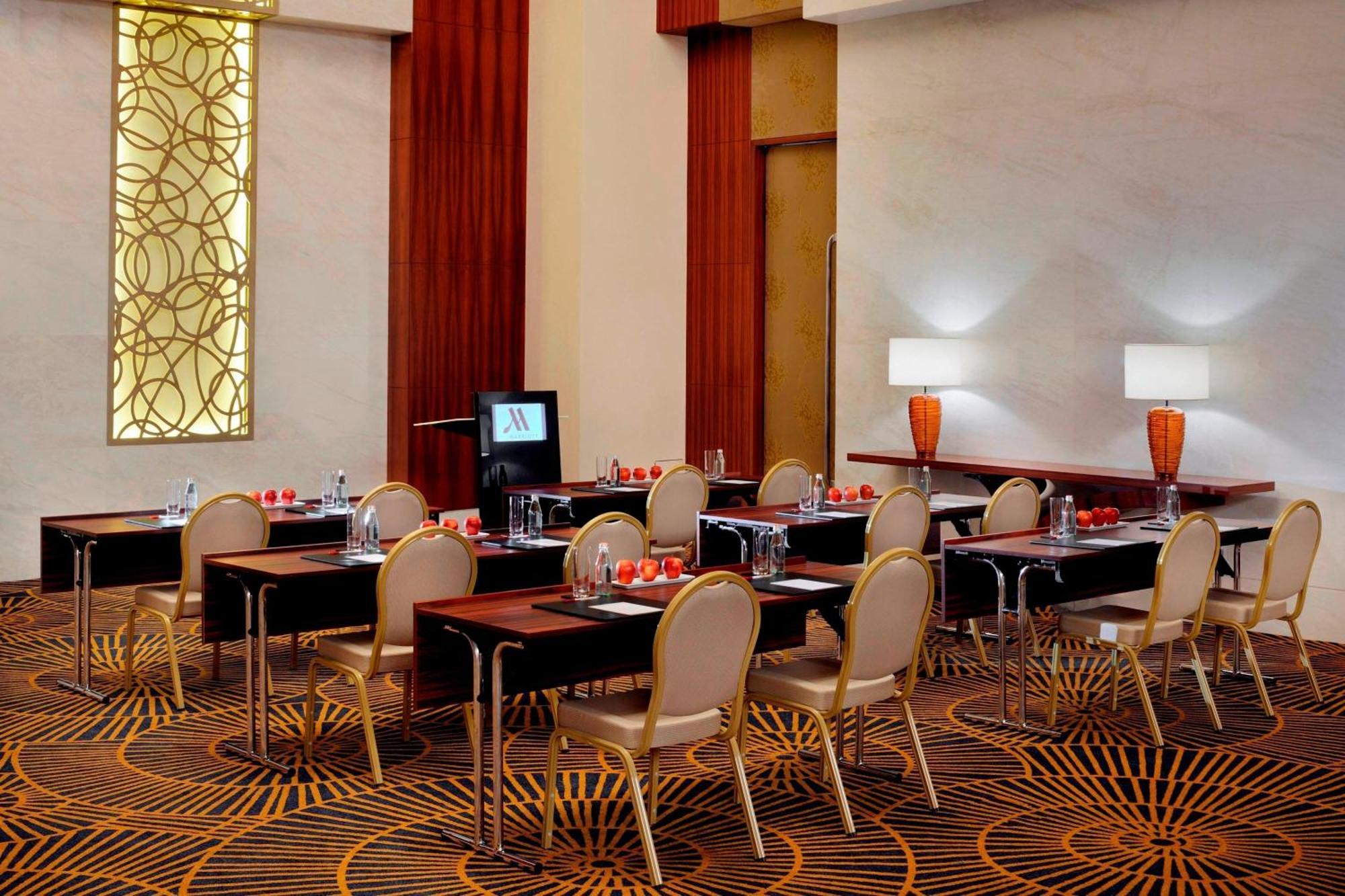 Marriott Hotel Al Jaddaf, דובאי מראה חיצוני תמונה Meeting room