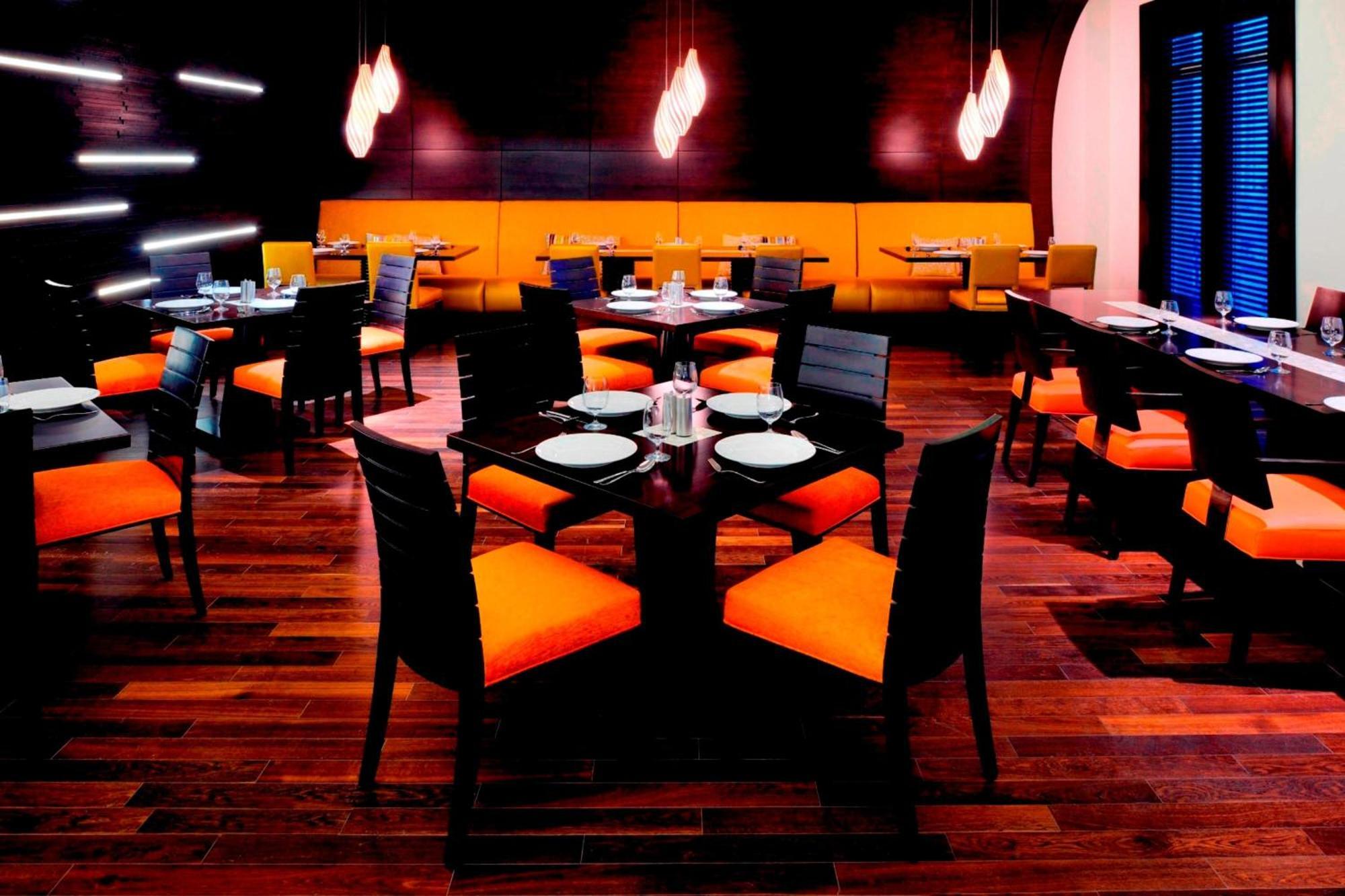 Marriott Hotel Al Jaddaf, דובאי מראה חיצוני תמונה The interior of a restaurant