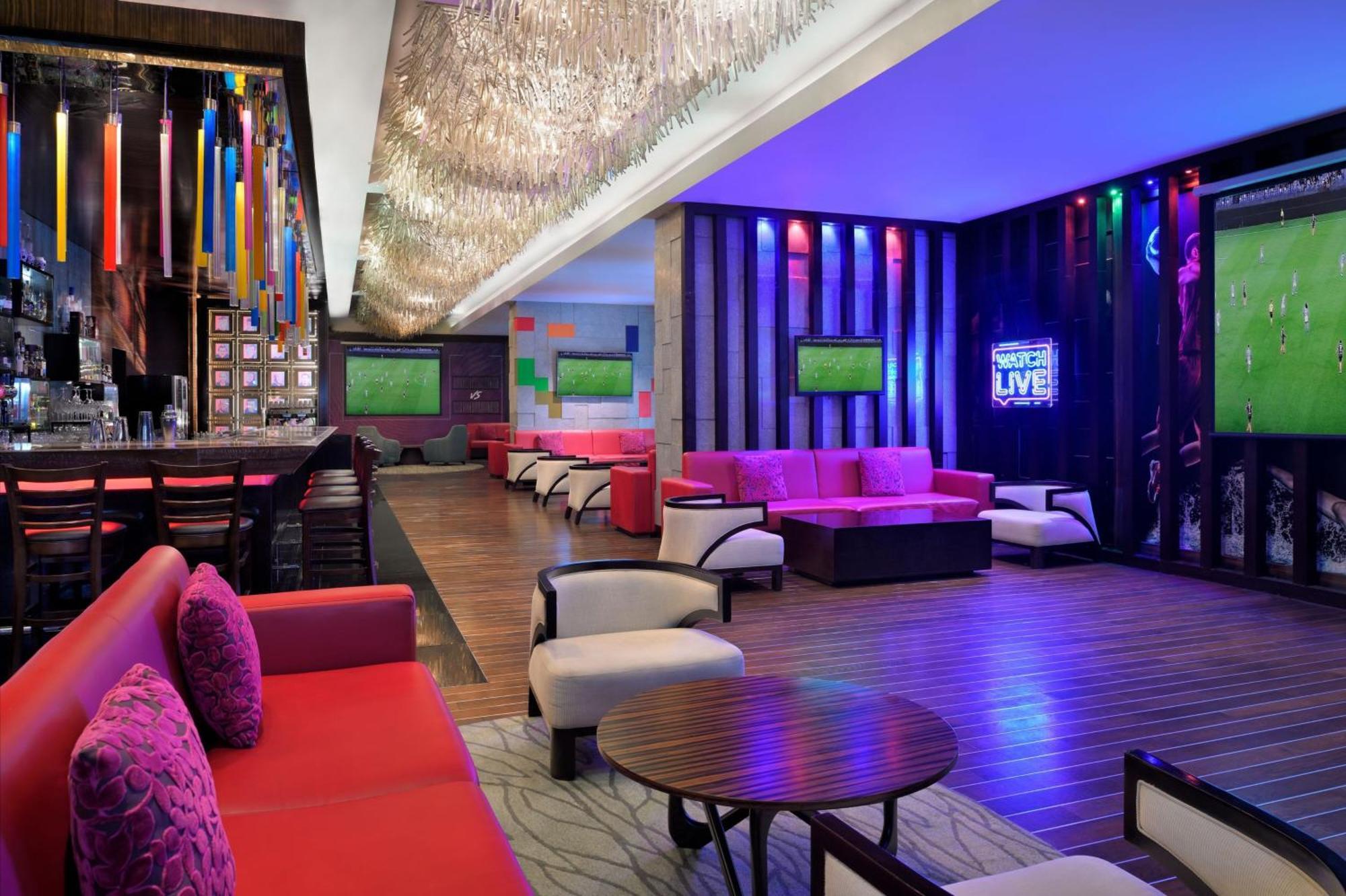 Marriott Hotel Al Jaddaf, דובאי מראה חיצוני תמונה The interior of the bar