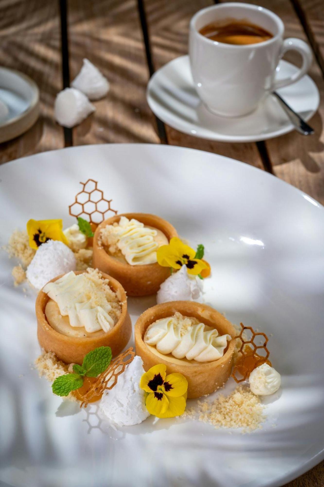 Marriott Hotel Al Jaddaf, דובאי מראה חיצוני תמונה A dessert